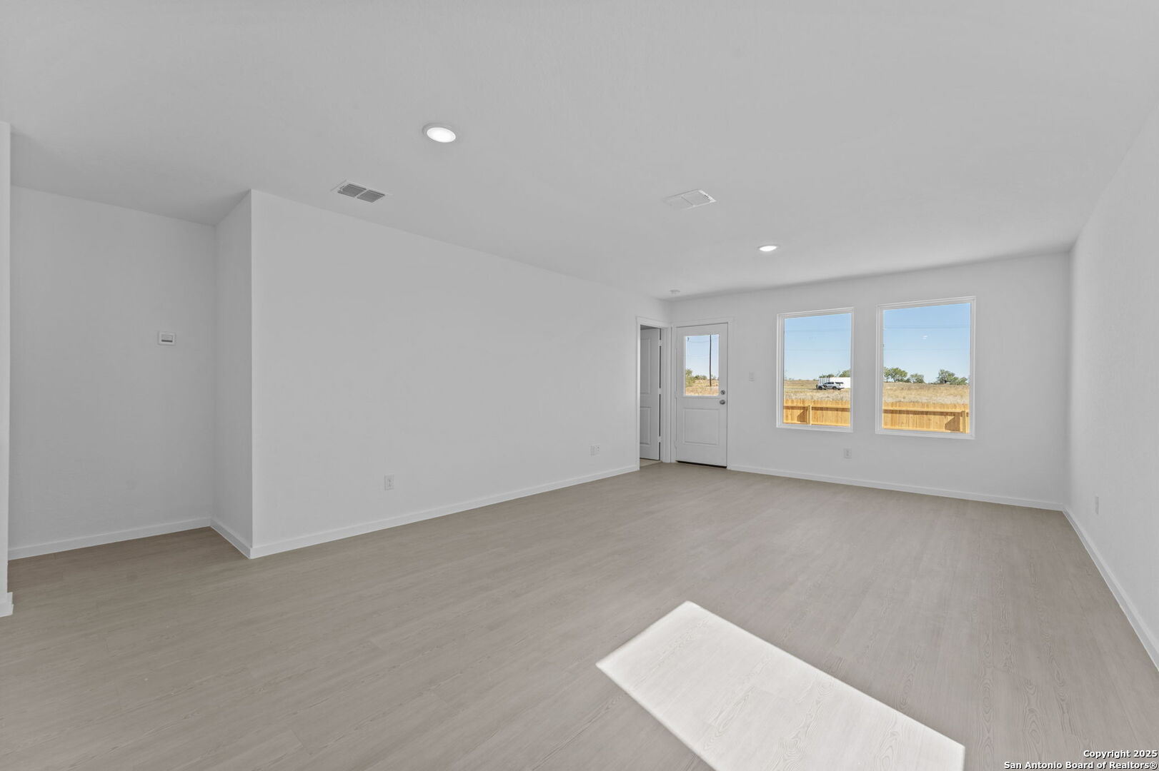 2214 Collins Alley Converse TX 78109