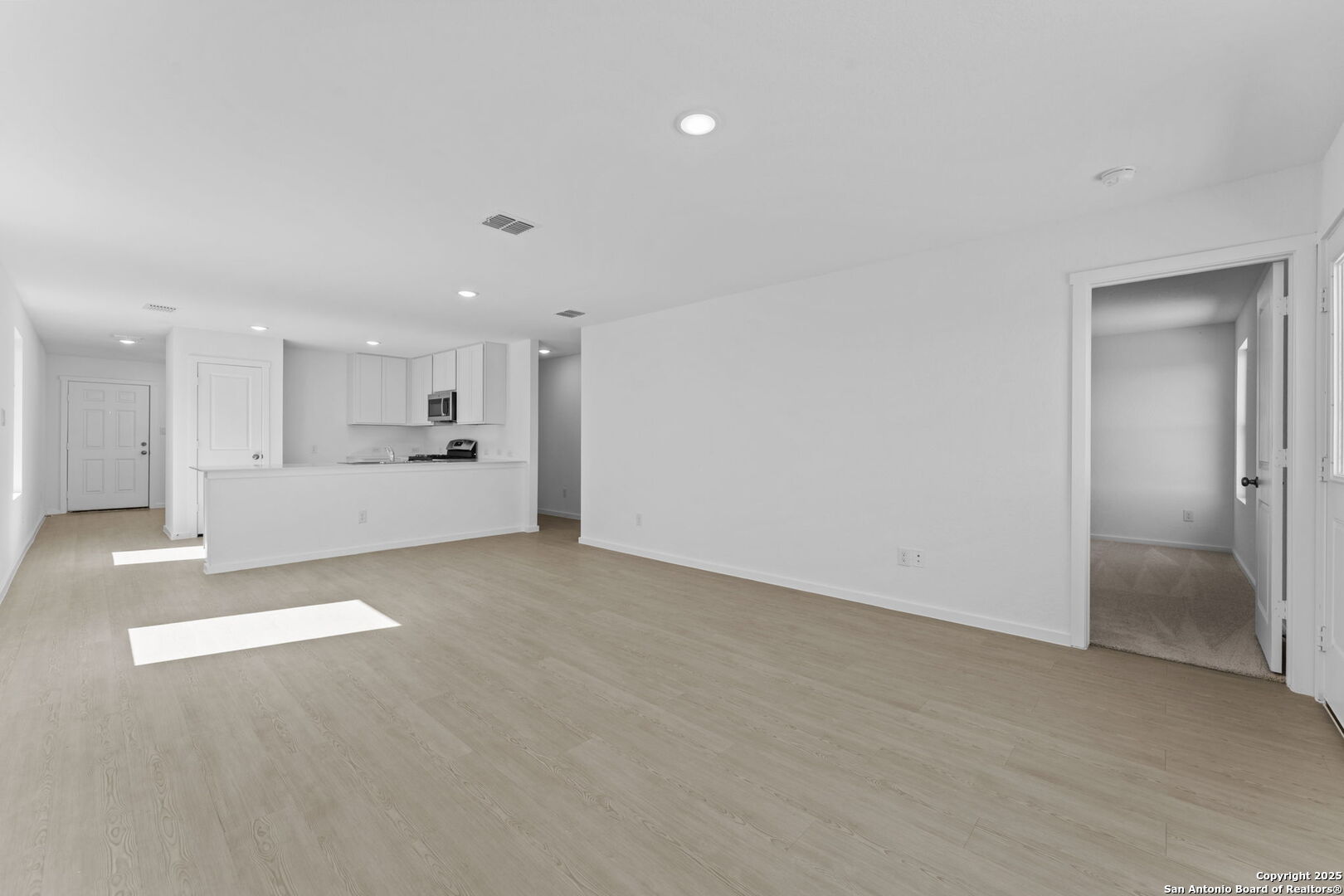 2214 Collins Alley Converse TX 78109