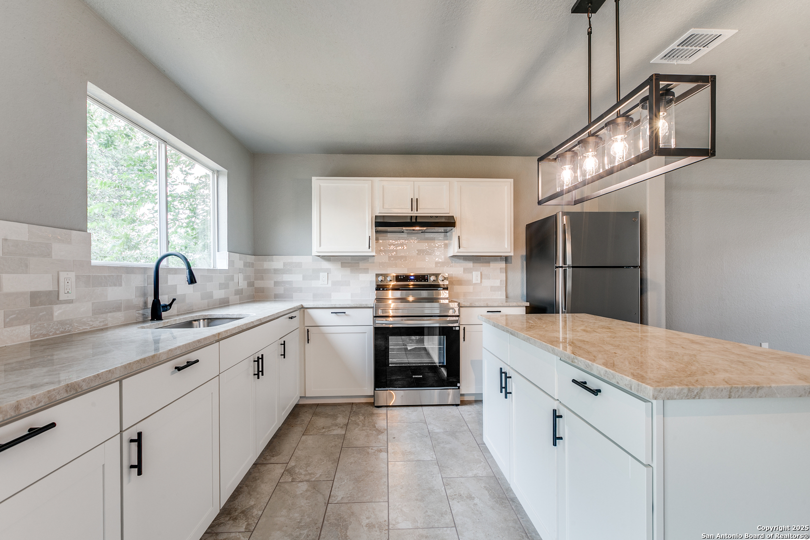 9015 Sycamore Cove San Antonio TX 78245