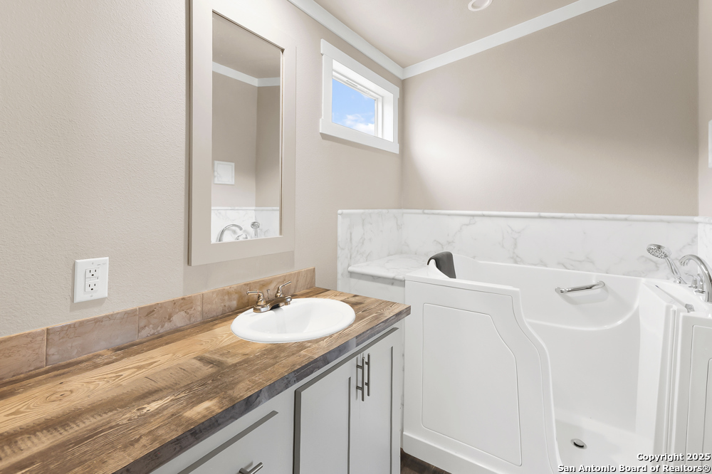 4207 Forest Trail Bandera TX 78003