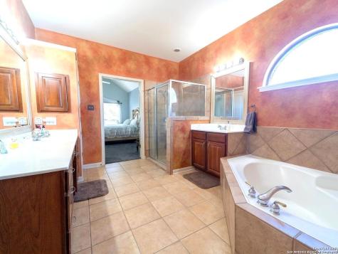 24135 Seven Winds San Antonio TX 78258