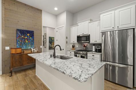 1916 Summit Top Drive Kerrville TX 78028