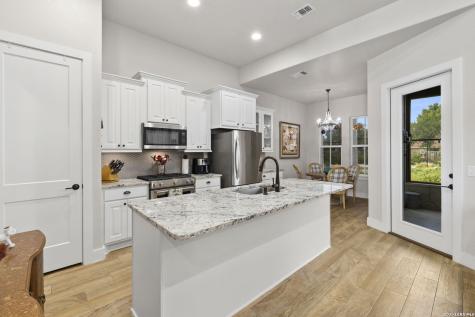 1916 Summit Top Drive Kerrville TX 78028