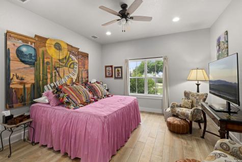 1916 Summit Top Drive Kerrville TX 78028