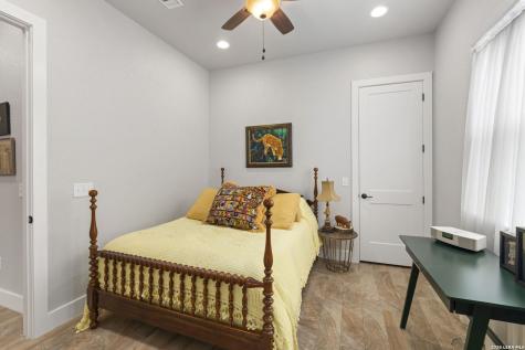 1916 Summit Top Drive Kerrville TX 78028