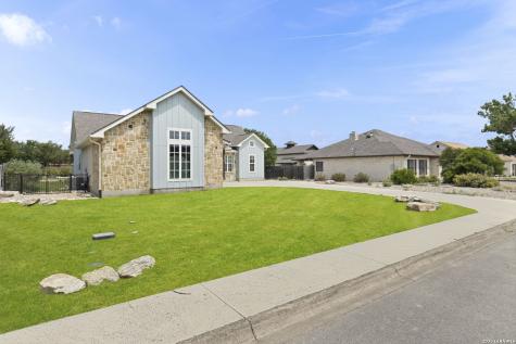 1916 Summit Top Drive Kerrville TX 78028