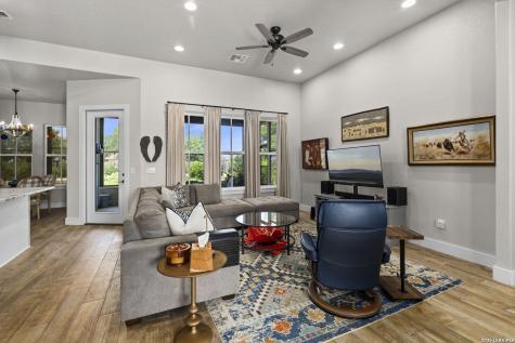 1916 Summit Top Drive Kerrville TX 78028