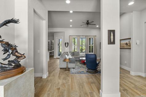 1916 Summit Top Drive Kerrville TX 78028