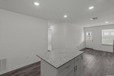 8236 Smithers Avenue San Antonio TX 78252