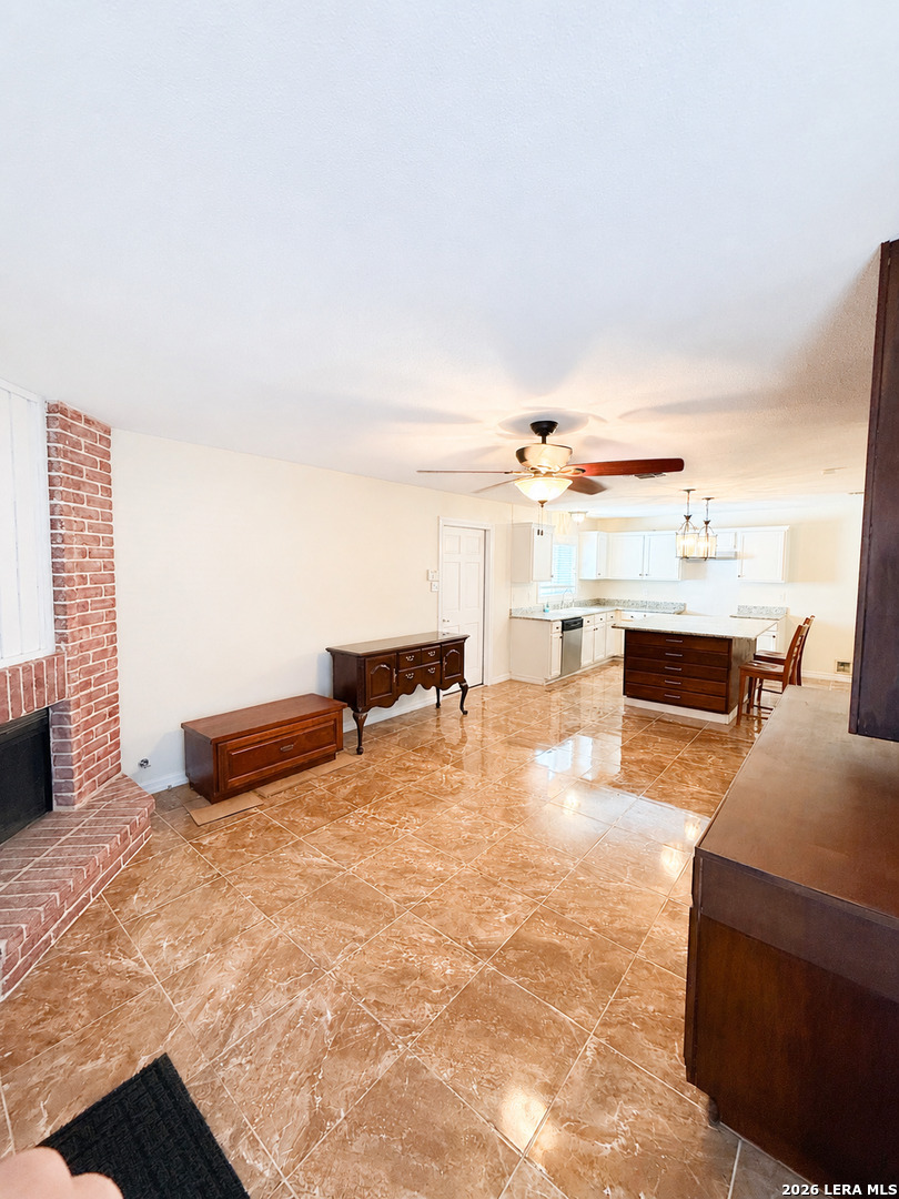 5946 Woodridge Cove San Antonio TX 78249