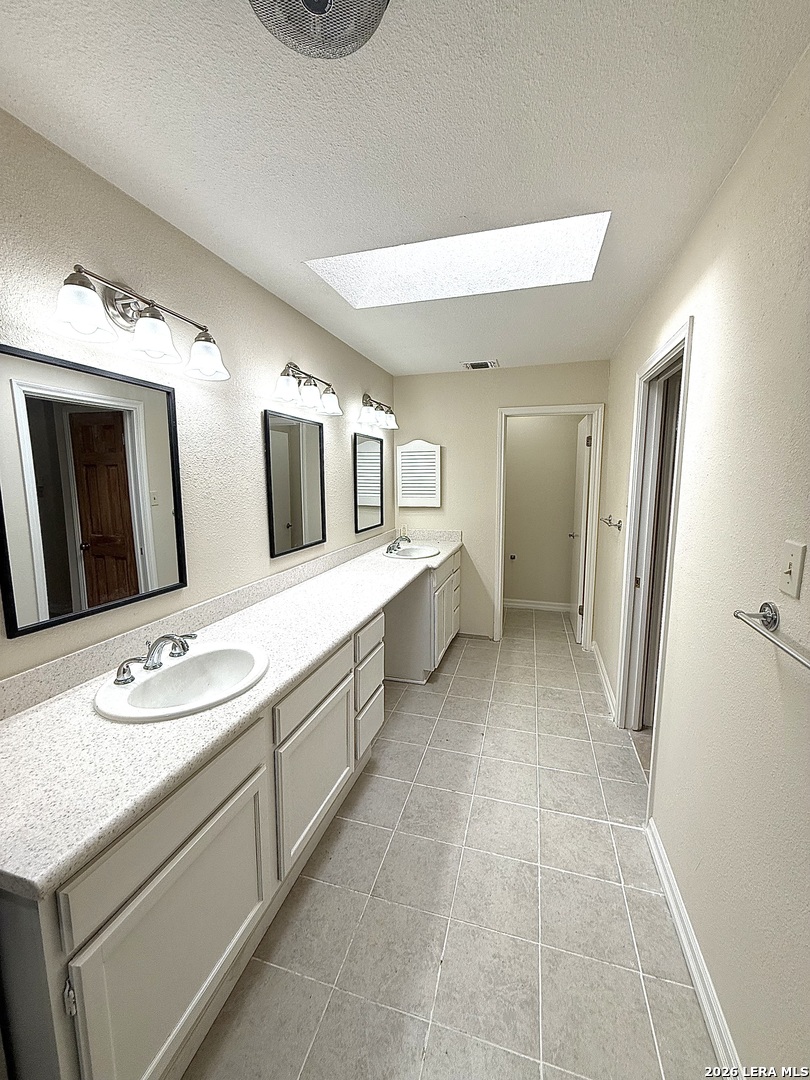5946 Woodridge Cove San Antonio TX 78249