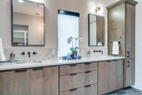 401 Oak Park Drive Boerne TX 78006