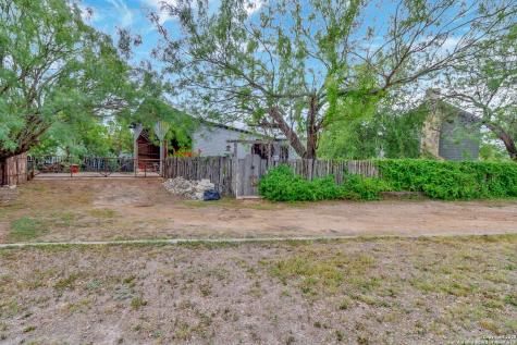 113 James Brackettville TX 78832