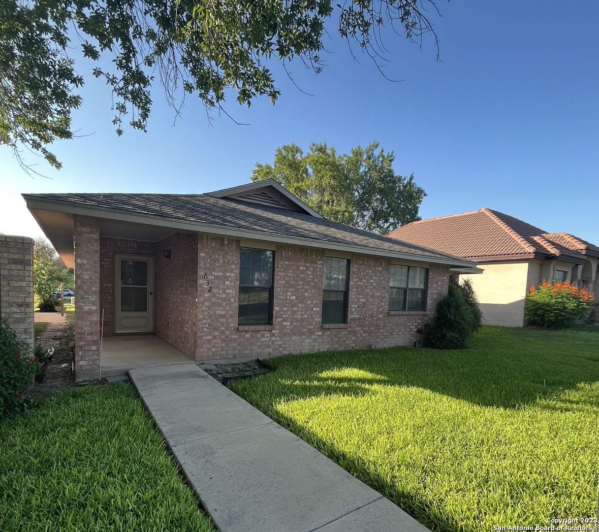 632 E Leona Street Uvalde TX 78801