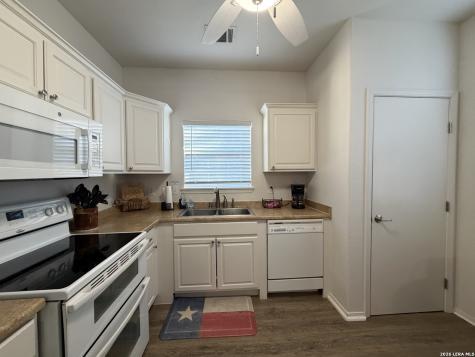 205 Woodridge Canyon Lake TX 78133