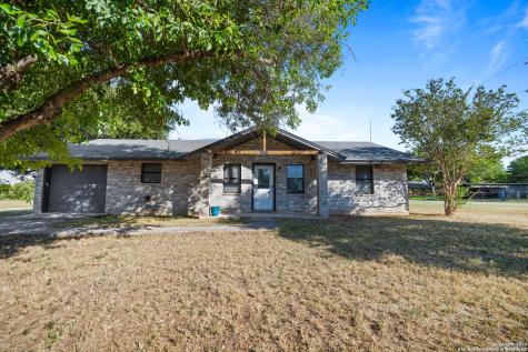 1500 Longhorn Drive Floresville TX 78114