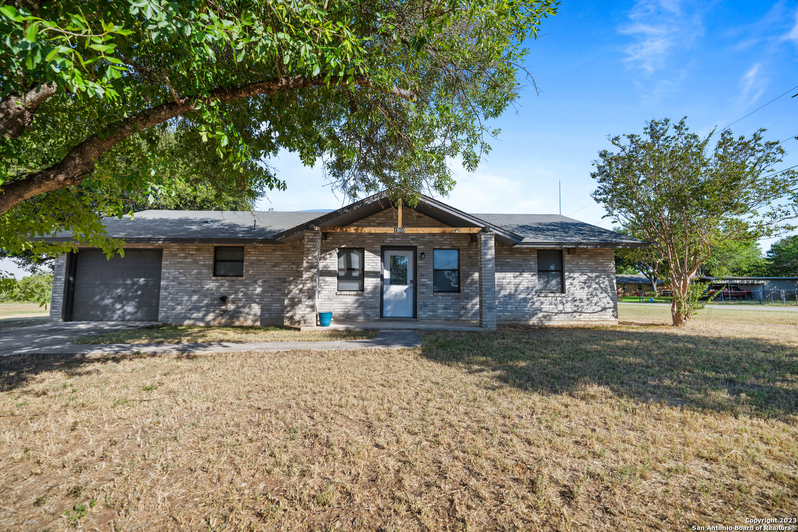 1500 Longhorn Drive Floresville TX 78114
