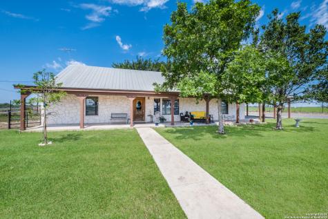 1914 County Road 456 Hondo TX 78861