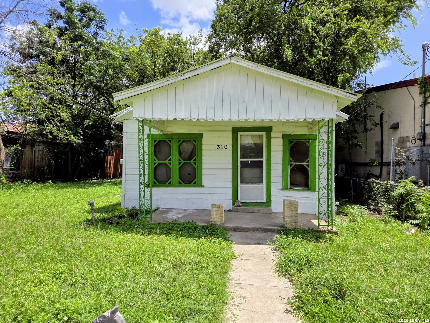 310 E Lachapelle San Antonio TX 78204