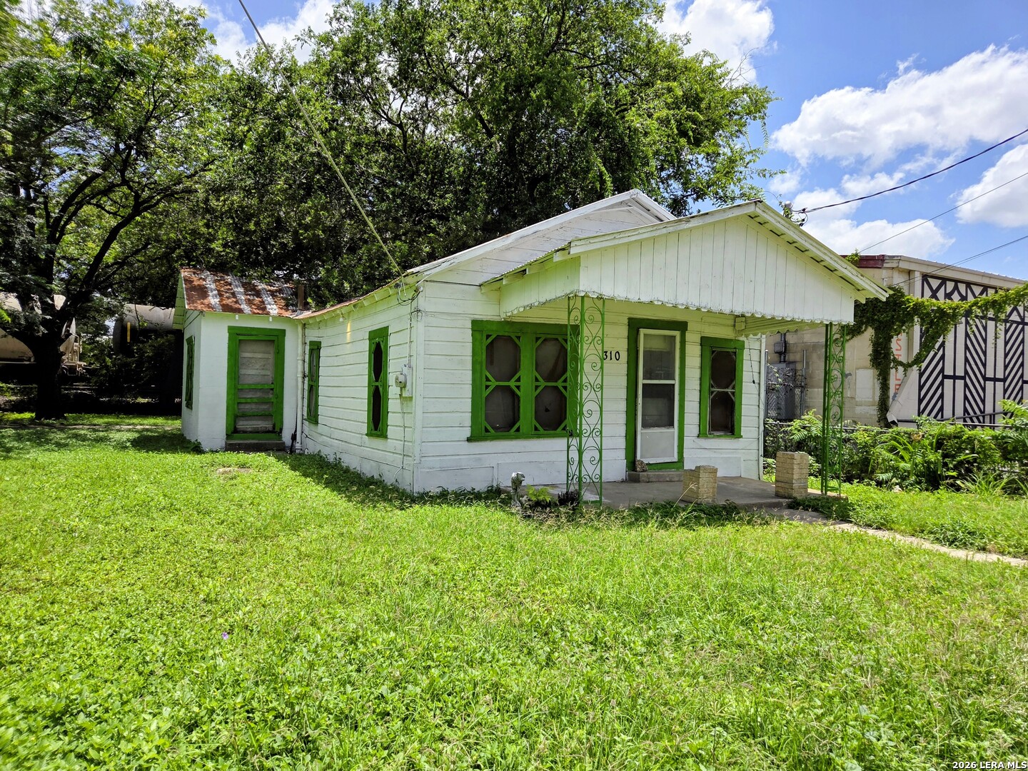 310 E Lachapelle San Antonio TX 78204