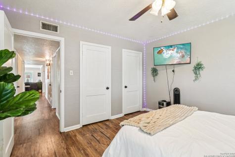 100 N Carroll Poth TX 78147