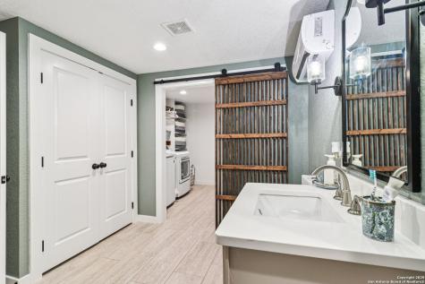 100 N Carroll Poth TX 78147