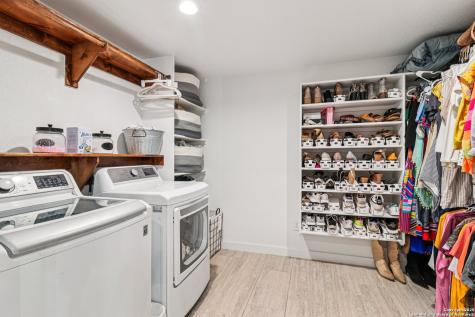 100 N Carroll Poth TX 78147