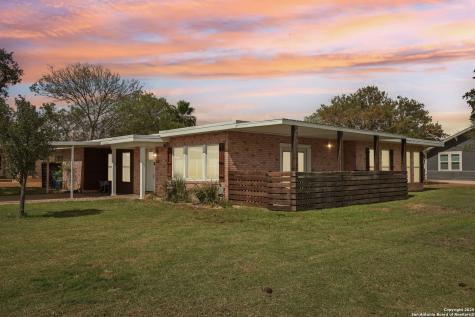 100 N Carroll Poth TX 78147