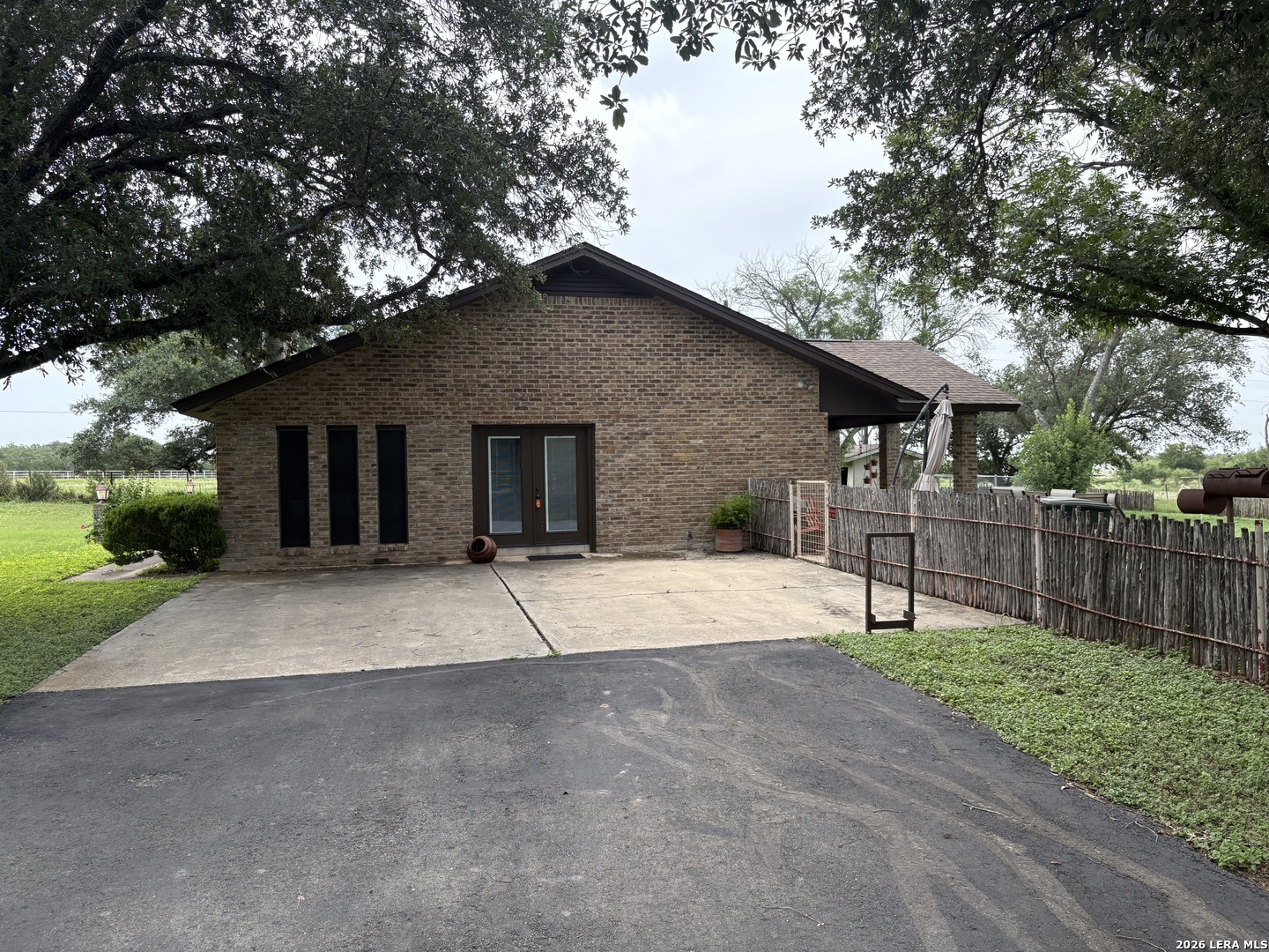 1016 County Road 373 Uvalde TX 78801