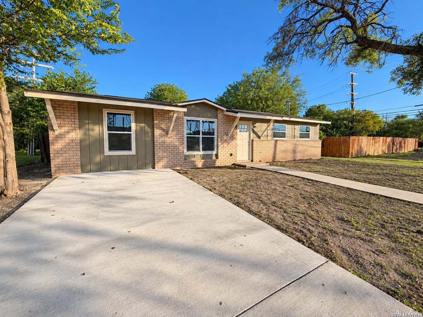 305 W Aviation Boulevard Universal City TX 78148