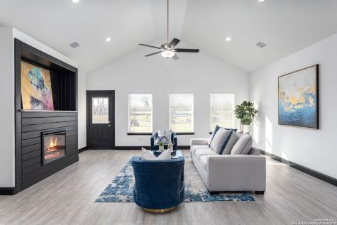 341 Las Palomas Drive Lytle TX 78052