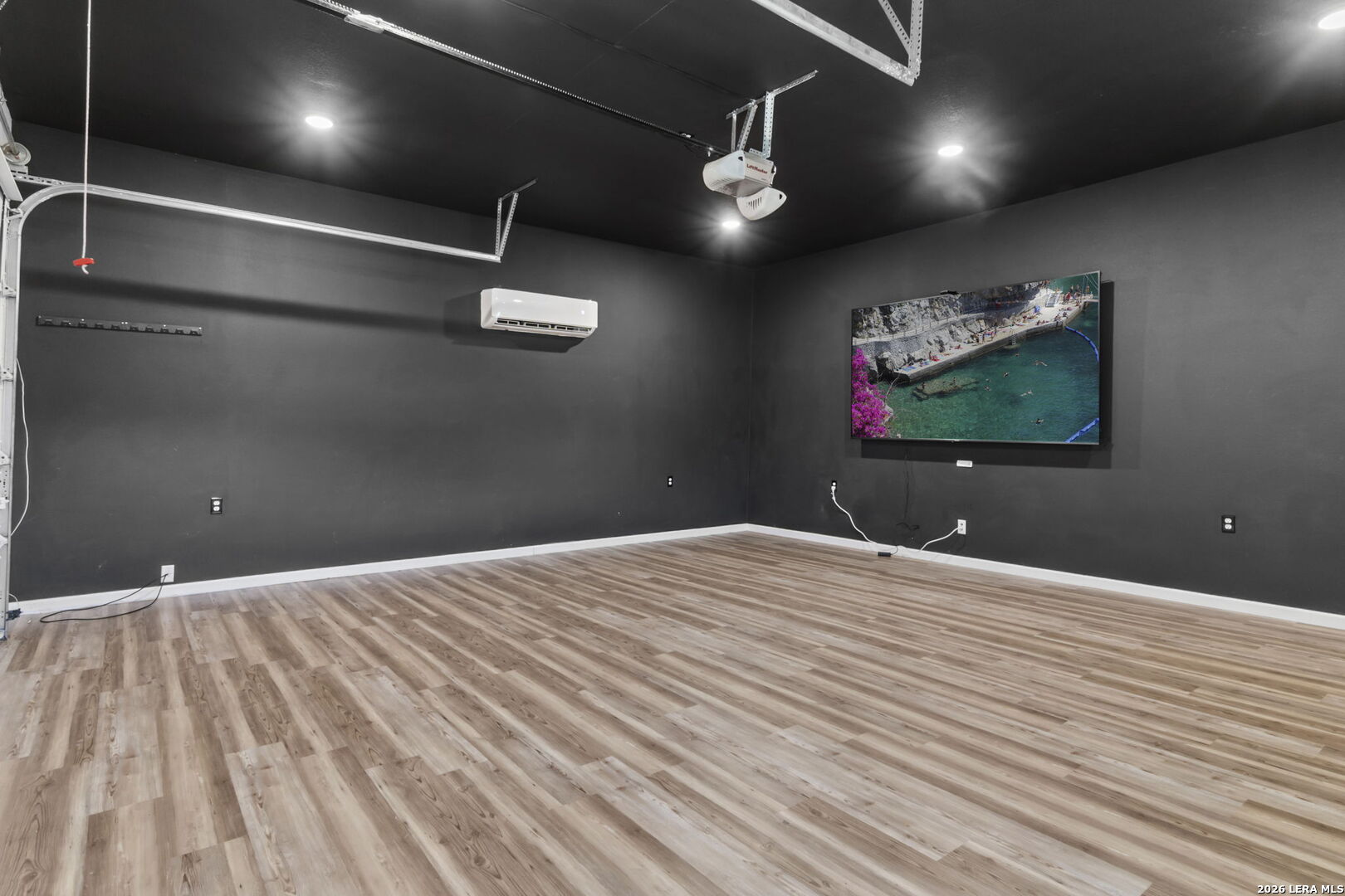 7606 Triple Leaf China Grove TX 78263