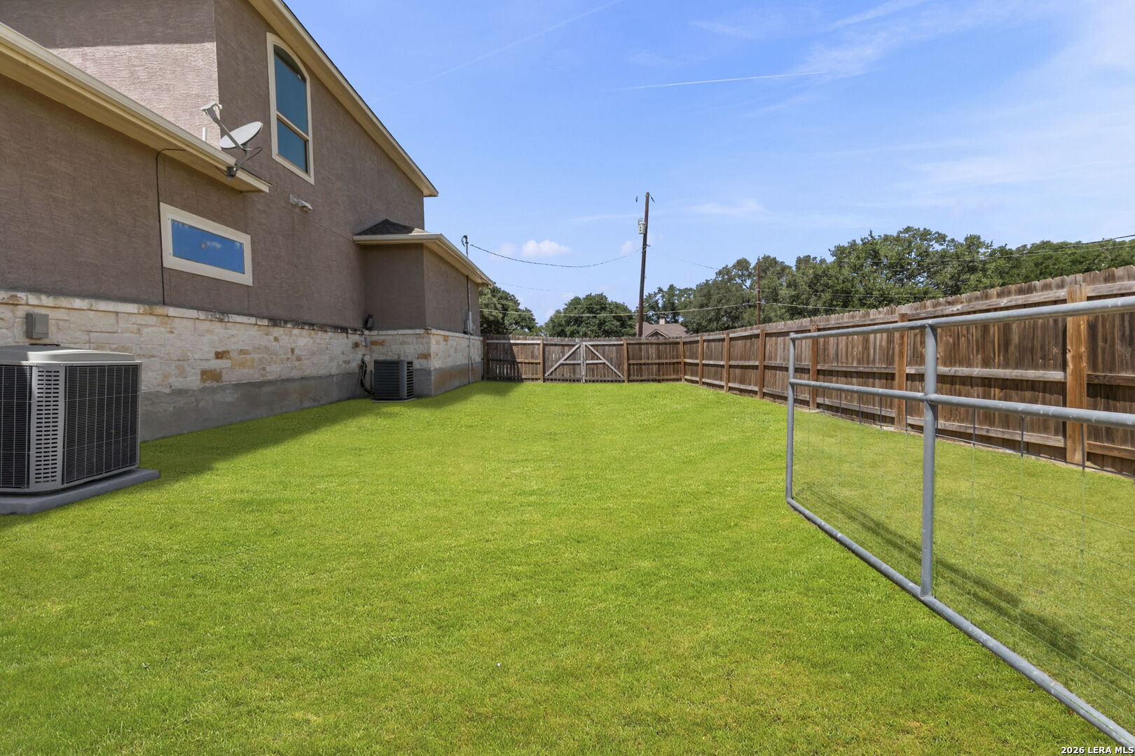 7606 Triple Leaf China Grove TX 78263