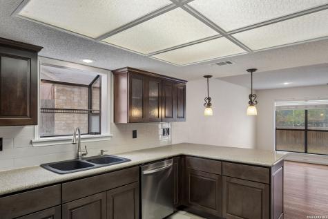 4330 Hollow Hill San Antonio TX 78217