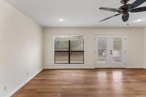 4330 Hollow Hill San Antonio TX 78217