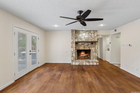 4330 Hollow Hill San Antonio TX 78217