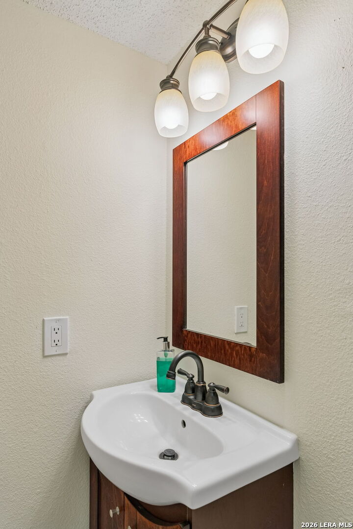 4330 Hollow Hill San Antonio TX 78217