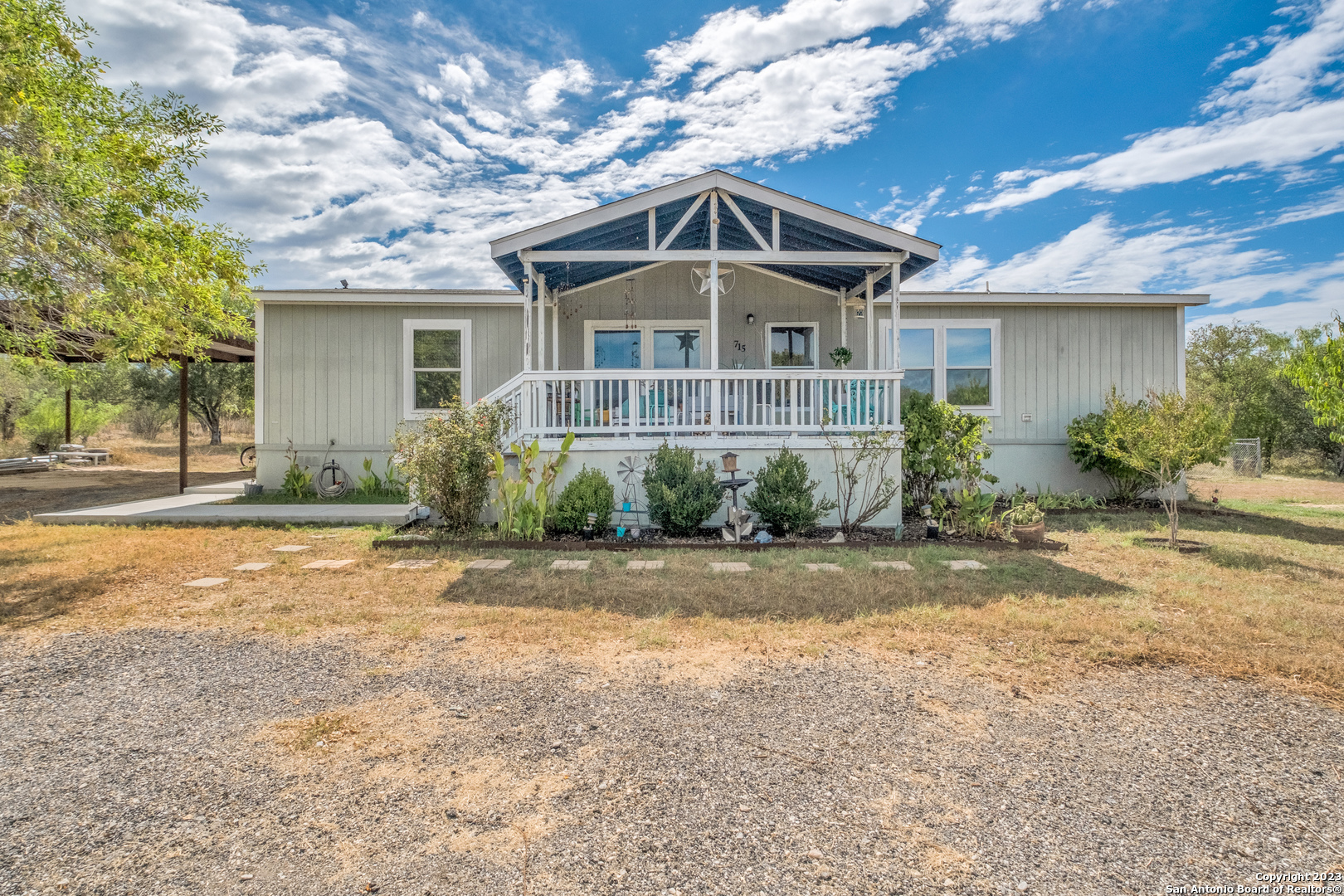 715 County Road 3820 San Antonio TX 78253