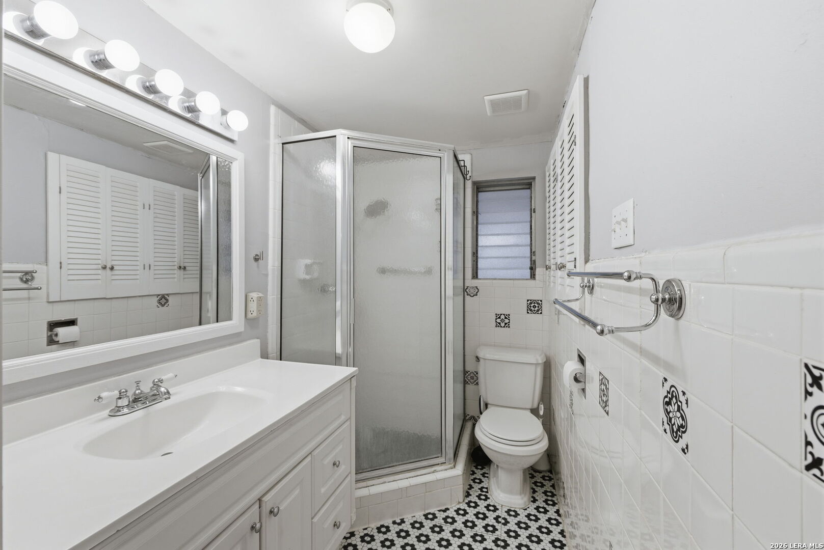261 E Oakview Place San Antonio TX 78209