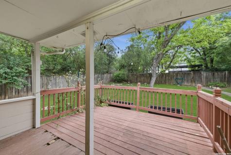 261 E Oakview Place San Antonio TX 78209