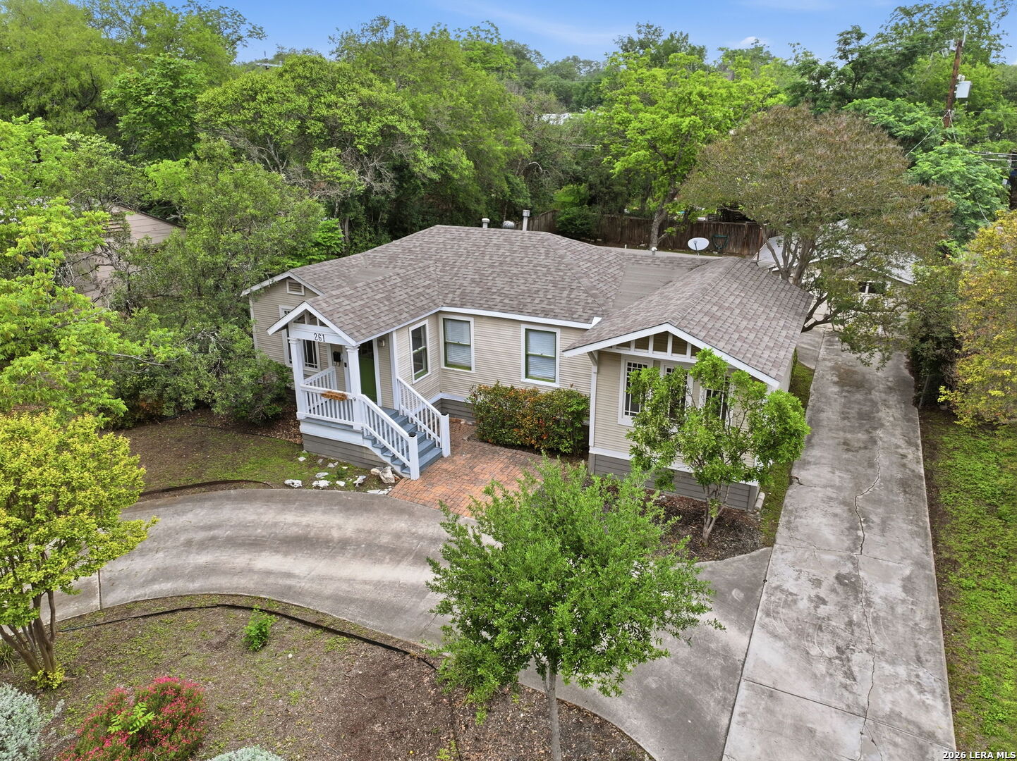 261 E Oakview Place San Antonio TX 78209