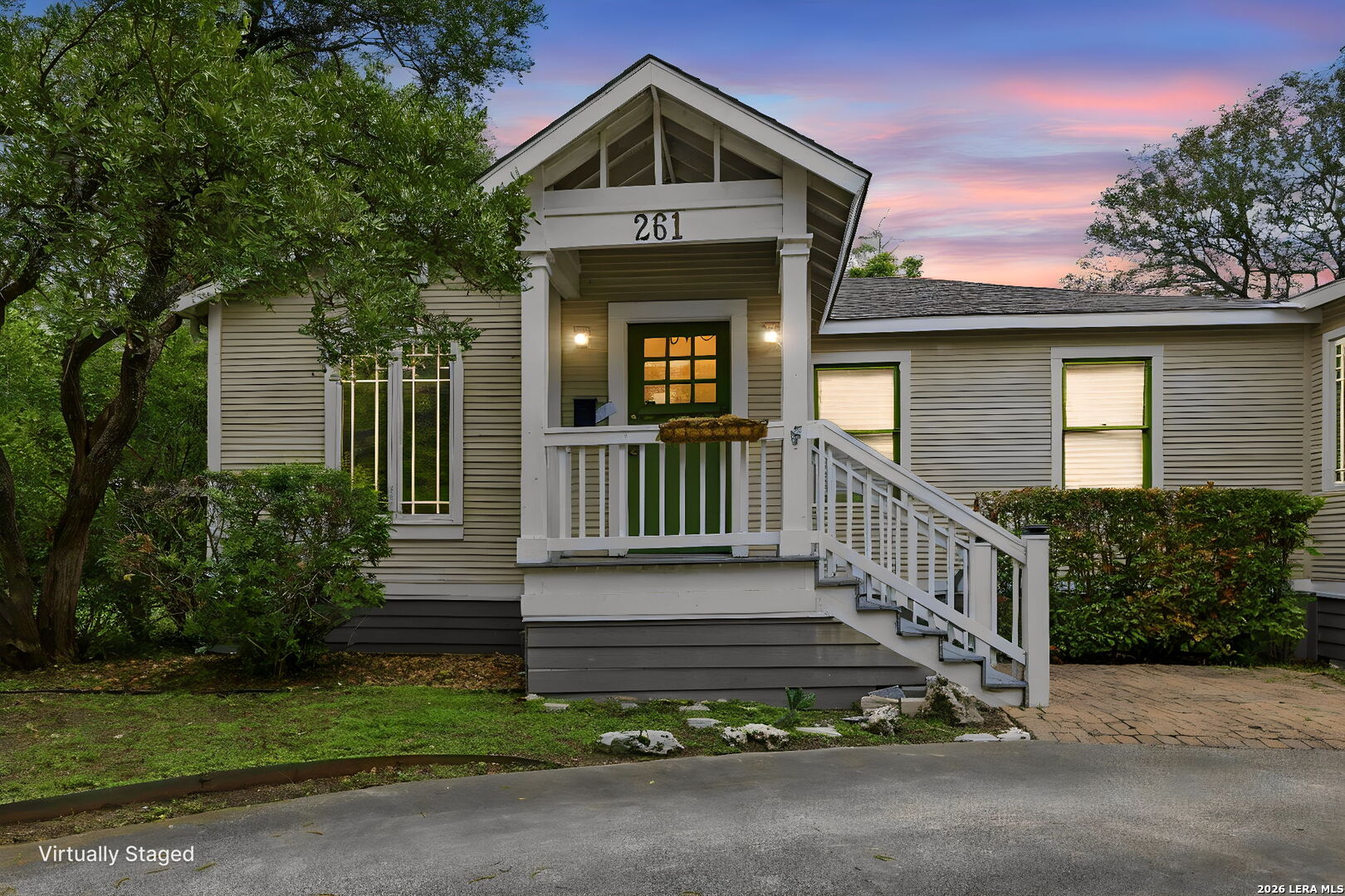 261 E Oakview Place San Antonio TX 78209