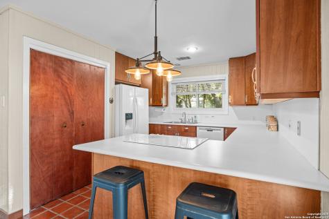 1262 Paradise Drive Canyon Lake TX 78133