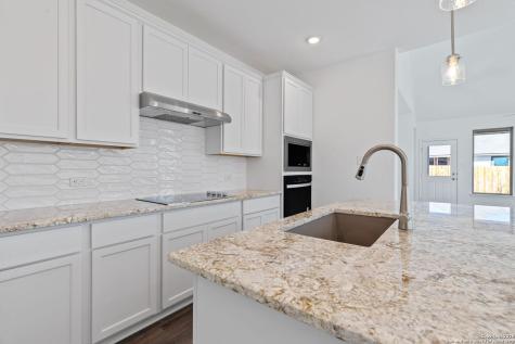 128 Heidi Hill Castroville TX 78009