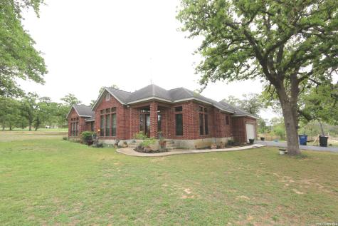 124 Rosewood Drive La Vernia TX 78121