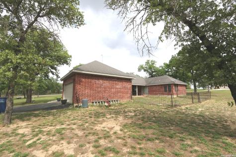 124 Rosewood Drive La Vernia TX 78121