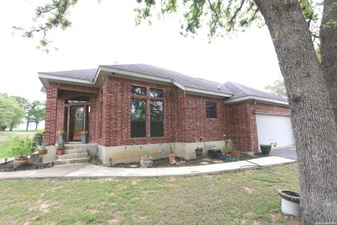 124 Rosewood Drive La Vernia TX 78121