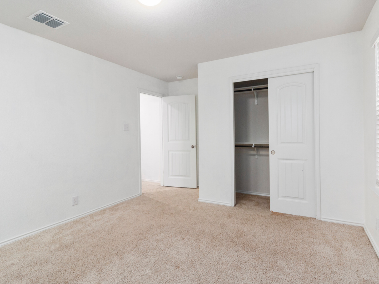 8050 Falcon Meadow Converse TX 78109
