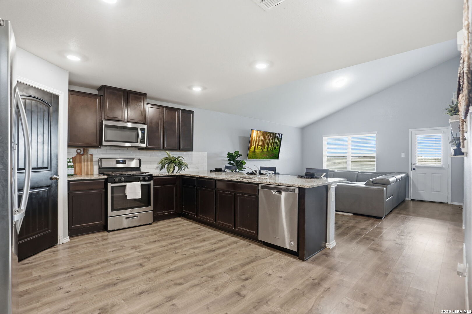 8050 Falcon Meadow Converse TX 78109