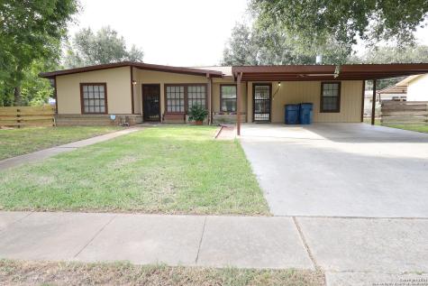 1009 Byron Avenue Pleasanton TX 78064